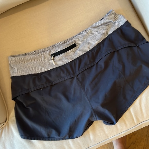 LULULEMON hottie shorts - Picture 2 of 6